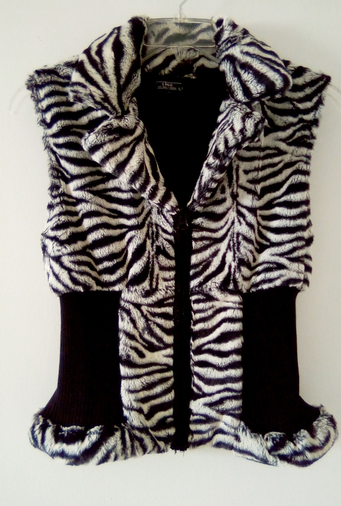 LISA - Size PL, Black/White Animal-Print Vest w/ Elasticized Waist